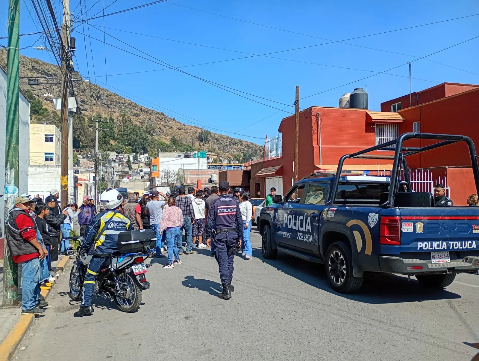 agredieron-a-policias-de-toluca-por-detencion-de-personas | México Ahora Agredieron a policías de Toluca por detención de personas