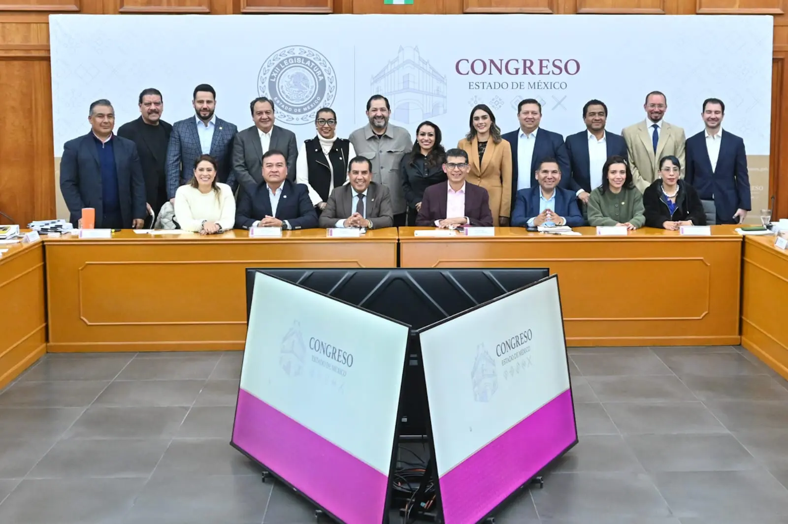 paquete-fiscal-edomex-2026-avanzo-sin-cambios-al-issemym | México Ahora Paquete fiscal Edomex 2026 avanzó sin cambios al ISSEMyM Primero