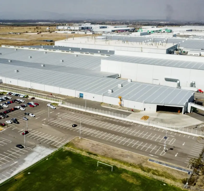 planta de nissan en aguascalientes en disputa entre byd y geely Nissan ajusta costos en autos fabricados en México para enfrentar aranceles en EU | BYD Geely y ViniFast van por planta de Nissan en Aguascalientes