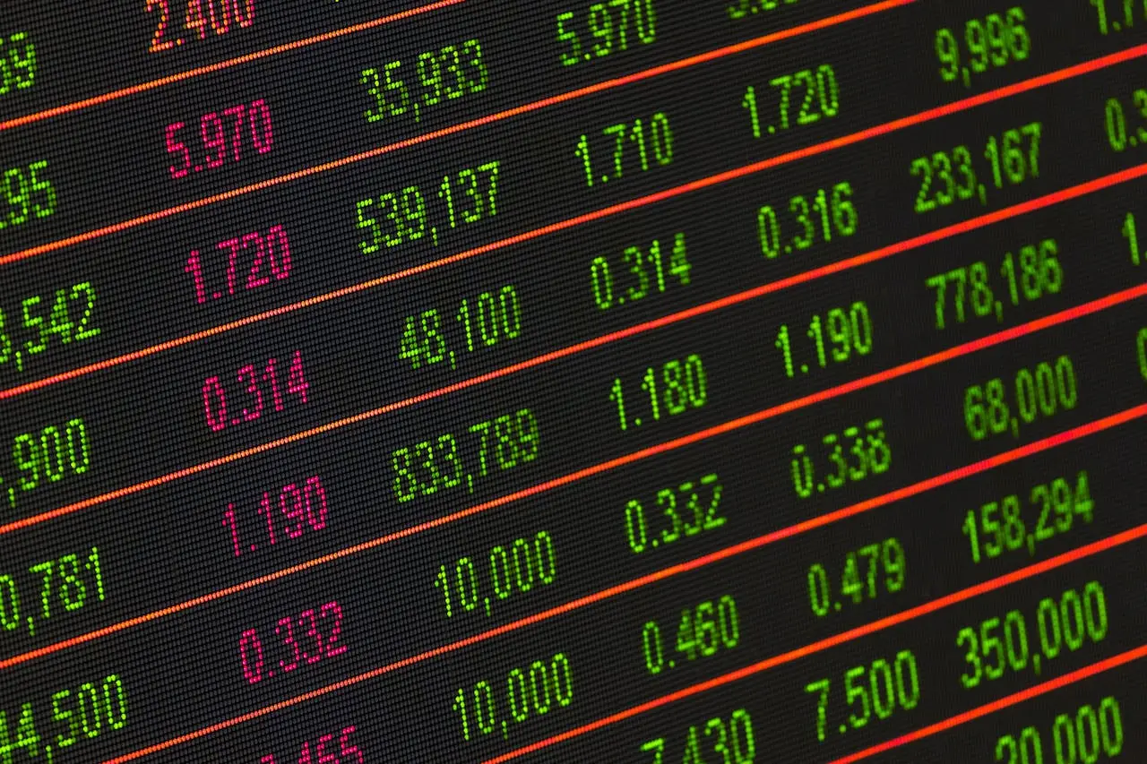 Bolsa Mexicana de Valores cae 4 y prende alertas financieras | México Ahora Bolsa Mexicana de Valores cae 4 y prende alertas financieras