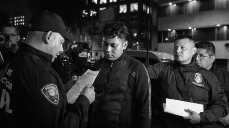 feminicidio-benito-juarez-detencion-cdmxjpg | México Ahora Feminicidio en Benito Juárez escena de crimen con cinta de seguridad y presencia policial tras detención de presunto responsable