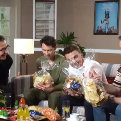 Yordi Rosado Malcolm Reese y Francis | México Ahora El encuentro no solo fue una entrevista sino un homenaje a la conexión entre una serie extranjera y toda una generación de espectadores mexicanos