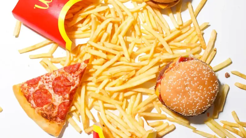 junk-food-pexels-polina-tankilevitch-4109256 | México Ahora adicción comida chatarra