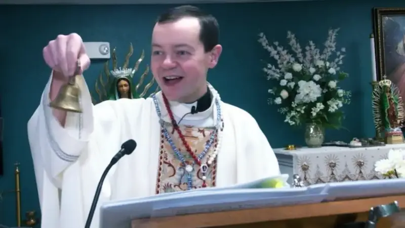 padre-limosnas-terminal | México Ahora Padre limosnas con terminal