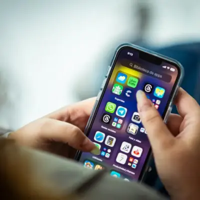 pexels-julio-lopez-75309646-17514177 | México Ahora estafas por SMS