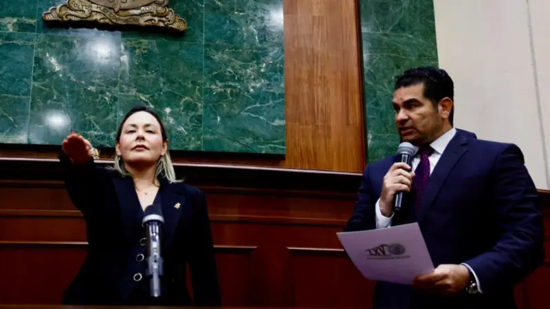 Yeraldine Bonilla Valverde asumió formalmente el cargo de gobernadora interina de Sinaloa tras la licencia aprobada al gobernador Rubén Rocha Moya | México Ahora Yeraldine Bonilla Valverde asumió formalmente el cargo de gobernadora interina de Sinaloa tras la licencia aprobada al gobernador Rubén Rocha Moya