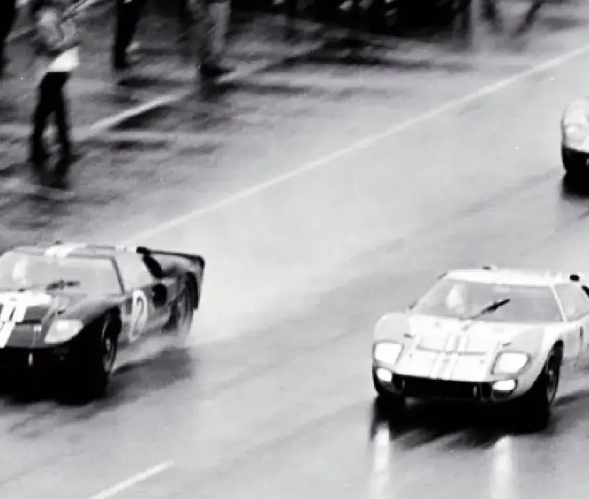 A seis décadas de aquella carrera el legado del Ford GT40 permanece intacto entre aficionados y expertos del deporte motor | México Ahora La victoria demostró que la perseverancia y la innovación podían desafiar incluso a los equipos más dominantes de la época