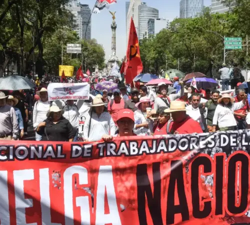 Huelga del CNTE arranca con marcha al Zócalo en plena antesala del Mundial | México Ahora Huelga del CNTE arranca con marcha al Zócalo en plena antesala del Mundial