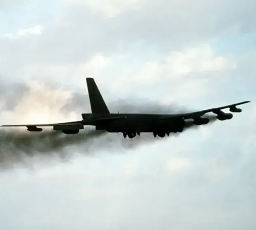 a-b-52g-stratofortress-bomber-aircraft-takes-off-from-its-deployed-location-dc612e-1024 | México Ahora bombardero accidentado