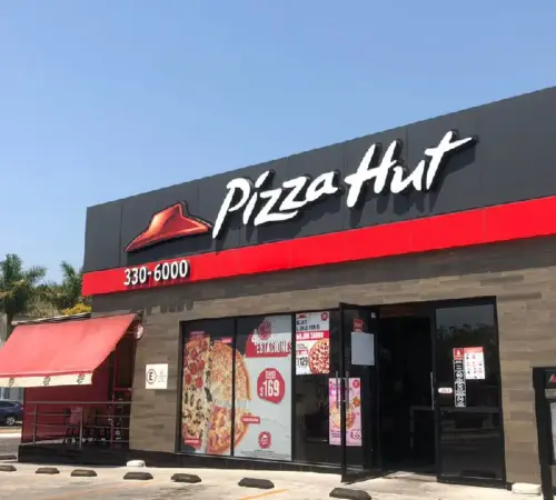 Pese al cambio de propietario la compañía continuará operando normalmente y no se han anunciado cierres masivos de restaurantes | México Ahora El fin de una era venden Pizza Hut por más de 50 mil millones de pesos
