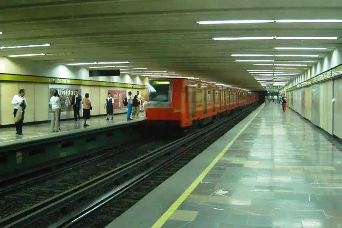 Metrozapata Cortocircuito provoca incendio en talleres del Metro en Ticomán | incendio Línea 3