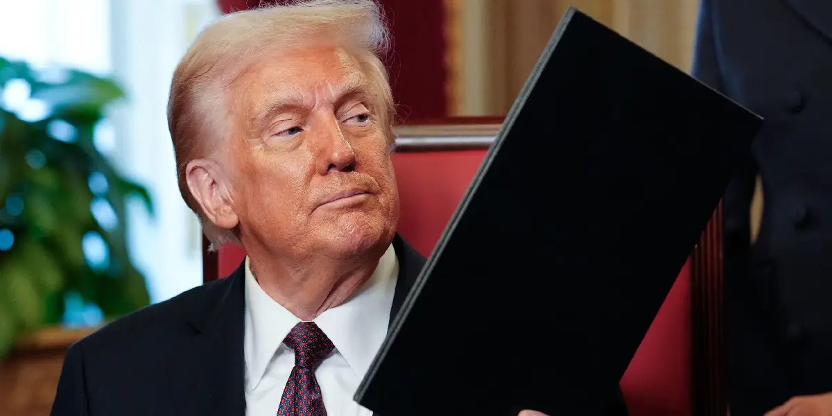 Pese al anuncio el T MEC continúa vigente aunque varios productos perderán la protección arancelaria que otorgaba el tratado Trump impone aranceles de 50 a productos de Canadá y escala la tensión comercial en Norteamérica | Trump impone aranceles de 50 a productos de Canadá y escala la tensión comercial en Norteamérica
