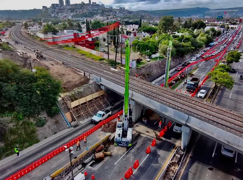 imgMA2026carretera Obras del Tren México Querétaro provocan congestionamiento en principal vialidad de Querétaro | Obras del Tren México Querétaro complican la movilidad en la capital queretana