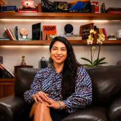 Manola Zabalza Aldama titular de la Secretaría de Desarrollo Económico de la Ciudad de México Mega Clases la apuesta de la CDMX para acelerar la tecnología | Manola Zabalza Aldama titular de la Secretaría de Desarrollo Económico de la Ciudad de México