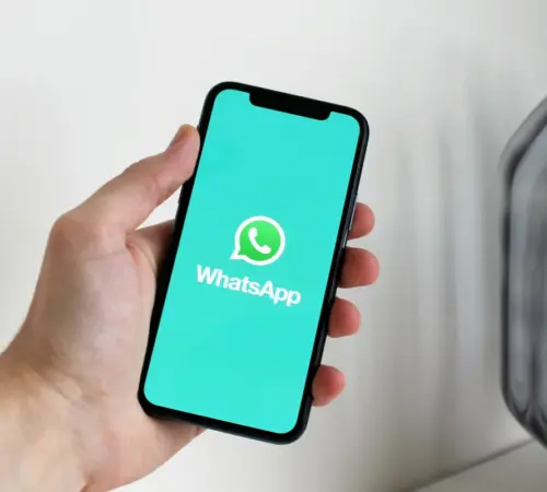 Los anuncios estarán relacionados principalmente con Estados y Canales no con las conversaciones privadas de los usuarios WhatsApp podría cobrar por algunas funciones esto pasará con los chats | WhatsApp no cobrará una tarifa general por utilizar la aplicación pero Meta está incorporando publicidad y nuevas opciones de suscripción