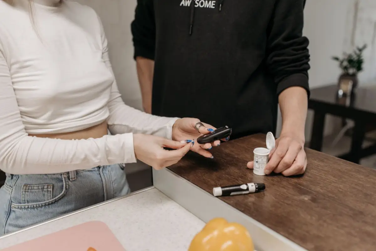 pexelspaveldanilyuk7653647 La diabetes tipo 2 crece entre mujeres jóvenes qué está pasando | Diabetes mujeres jóvenes