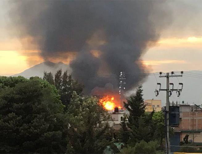 Reportan fuerte incendio en la colonia Leyes de Reforma