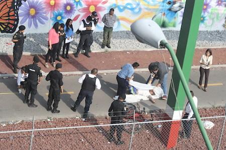 Hombre muere mientras paseaba con su nieto por ciclopista en Ecatepec