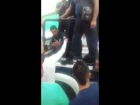 VIDEO: Rescatan a ladrón que era golpeado tras asaltar a un vecino en fraccionamiento de Edomex