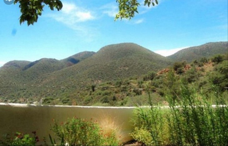 ¿Un lago o un muro? Esta extrañísima fotografía está volviendo loca a la gente. ¿Qué dices tú?