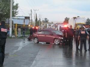 Madre e hija mueren arrolladas al salir de la iglesia en carretera de Edomex