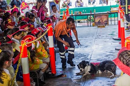 Gobierno de Neza presenta nueva unidad canina para ayuda en caso de siniestros