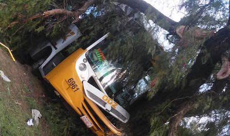 Choca autobús de pasajeros en autopista México – Pachuca con saldo de 5 heridos graves