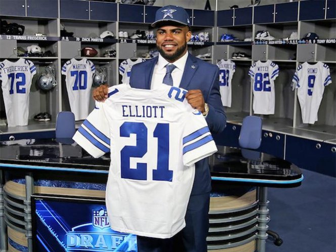 Ezekiel Elliott tiene el jersey más vendido en la NFL