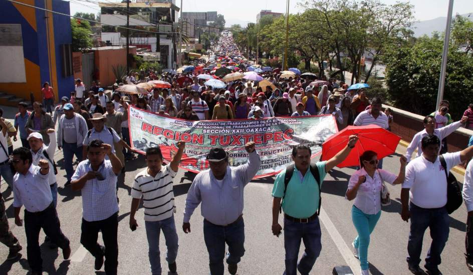 El Ejército Zapatista apoya a los maestros de la SNTE