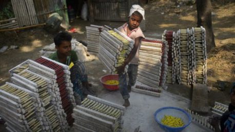 Compañeros matan brutalmente a niño trabajador de 10 años en una fábrica textil de Bangladesh