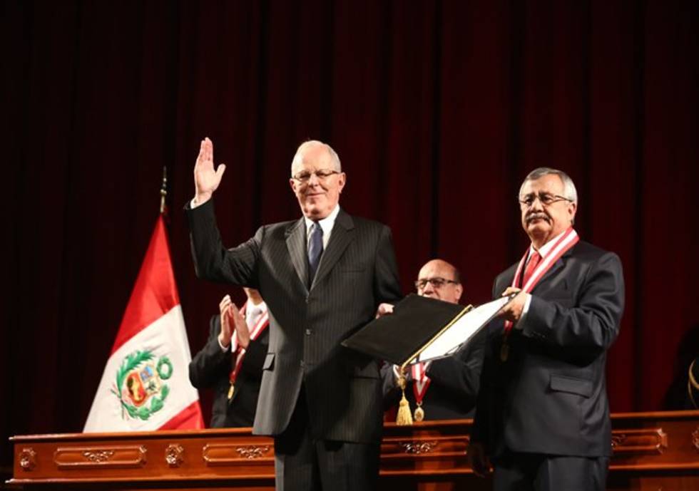 Kuczynski jura como presidente de Perú, reemplazando a Ollanta Humala