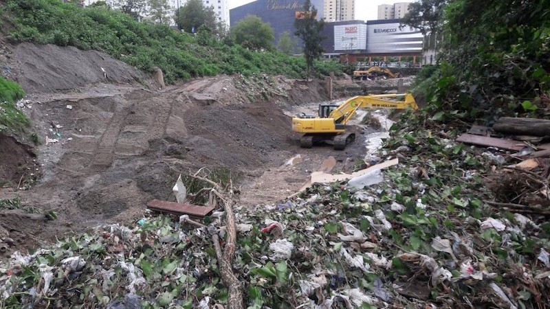 Empresas redujeron río de 30 a 1.8 metros y provocaron inundación en Interlomas