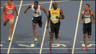 Jamaicano Usain Bolt gana triple corona olímpica de los 100 metros