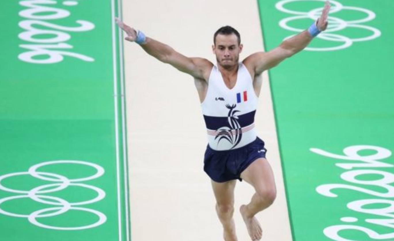 Gimnasta francés sufrió escalofriante fractura de su pierna durante la prueba de salto de lo Juegos Olímpicos