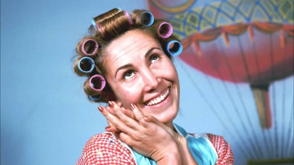 Doña Florinda se lanza como youtuber para hacerle competencia a Yuya