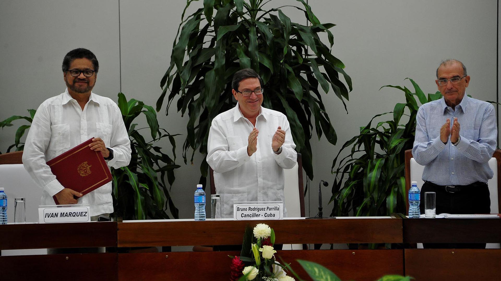 El gobierno de Colombia y las FARC anunciaron un nuevo acuerdo de paz "incluyente y respetuoso"