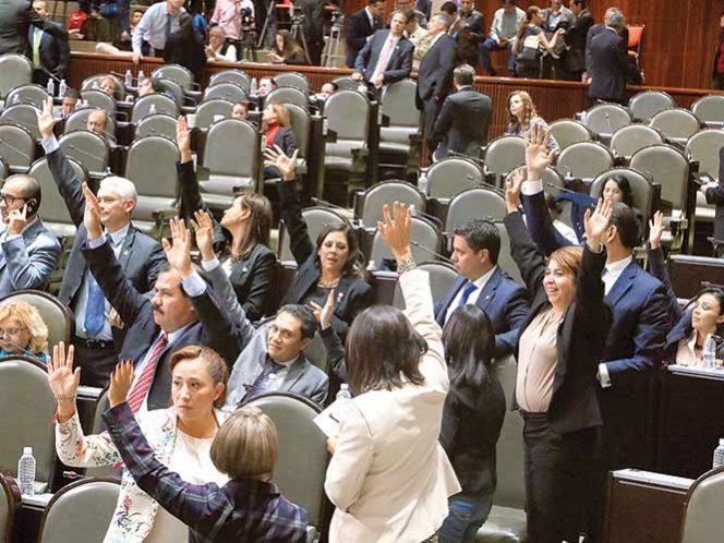 Diputados se premian por atender gente; recibirán bolsa de 33.7 mdp