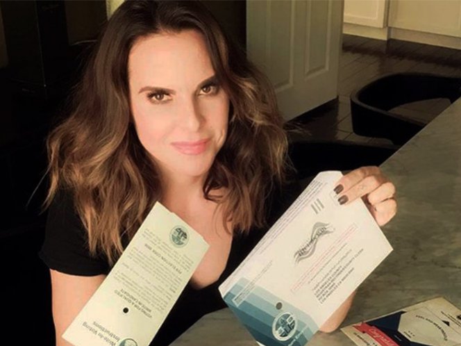 Kate del Castillo ejerce su voto en elecciones de EU