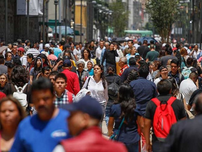 Ciegos y débiles visuales reinventan semáforos en la calle Madero