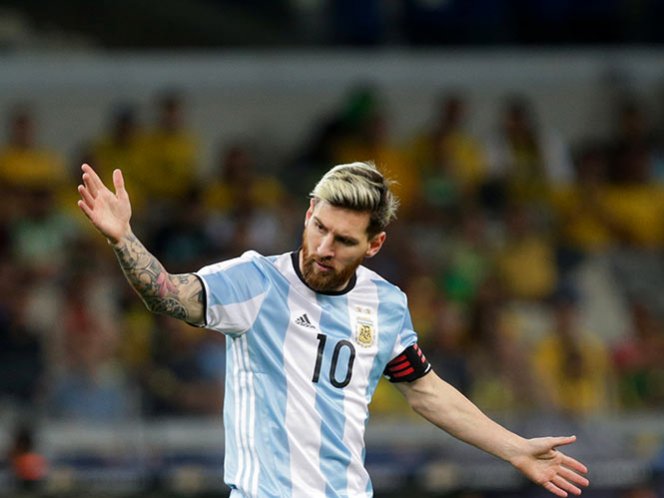 Argentina no juega bien, admite Messi