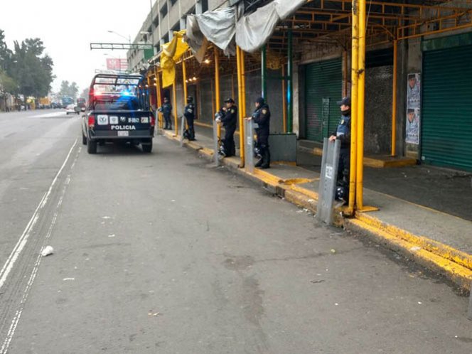 Realizan operativo en Eje 1 Norte para retirar a ambulantes