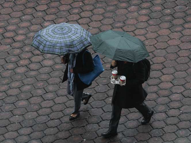 Cae lluvia ligera en varias zonas de la Ciudad de México