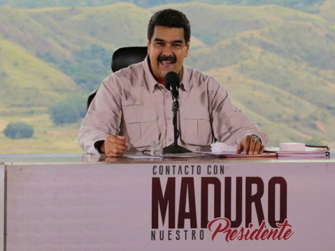 Maduro acepta cobrar en dólares servicios turísticos en Venezuela