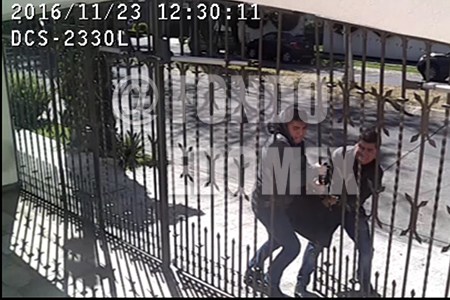 Graban a ladrones entrando a vivienda para robar en Naucalpan