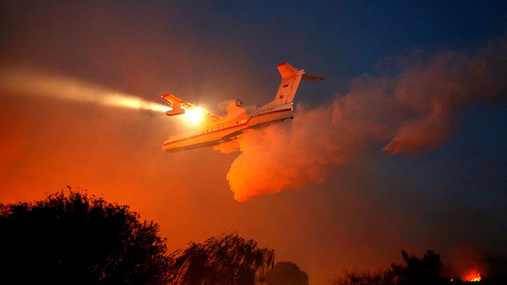 Israel recibe aviones de varios países para sofocar los incendios