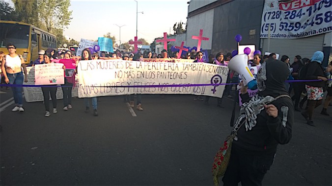 Marchan mujeres por los 232 feminicidios cometidos en Edomex este año