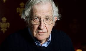 Noam Chomsky sobre presidenciales en E.E.U.U.: Durante las elecciones primarias “me llamó la atención que no se discutieran temas económicos. Sólo se hablaba de levantar muros o de bombardear Medio Oriente”