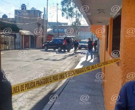 Delincuentes persiguen a un hombre y lo matan a rocazos en Ecatepec