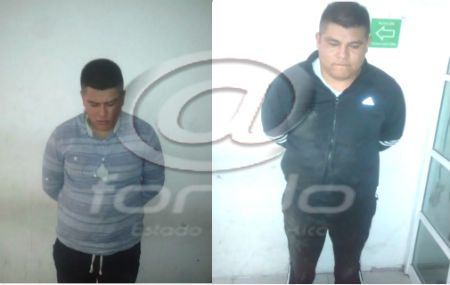 Sorprenden a banda de ladrones saqueando casa en Tultepec; dos lograron huir