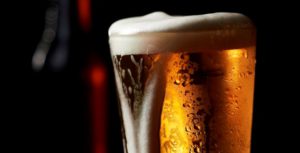 Estudio afirma que una cerveza al día ayuda a prevenir enfermedades cardiovasculares